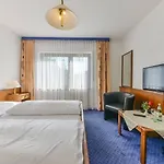 祖尔姆勒酒店 3*